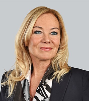 https://www.grassgroup.ch/wp-content/uploads/2024/05/Portrait_Dinkel_Jacqueline_Hoch_neu.jpg